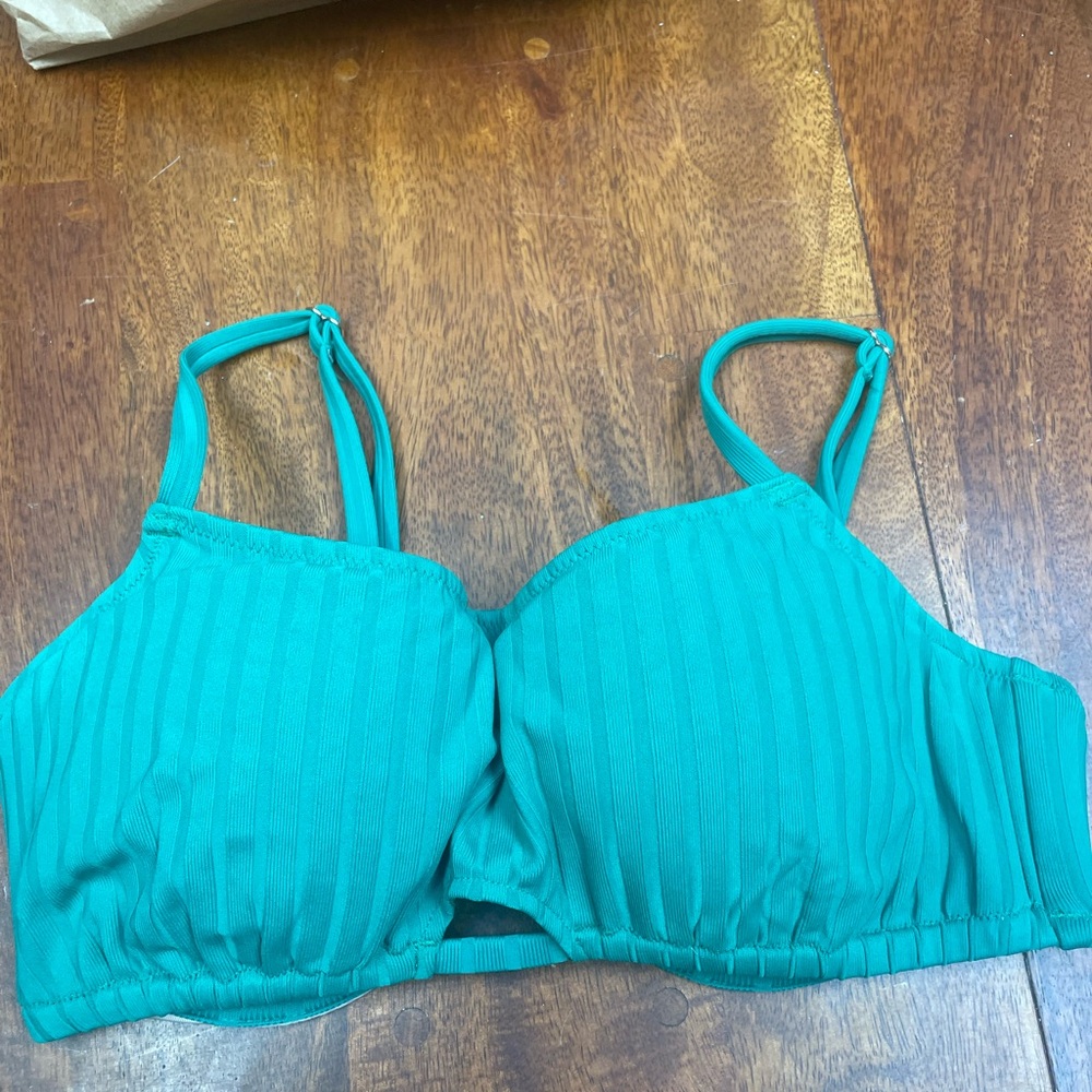 Shade & shore bikini top size 34b